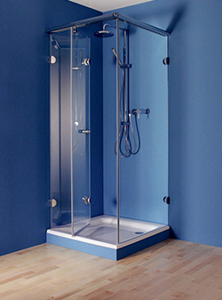 Стеклянные душевые кабины на заказ: эстетика, безопасность и функциональность