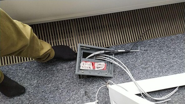 <p>ФалÑÑпол Ñ ÐºÐ¾Ð²Ñолином, ÑоÑо Ñ Ð¾Ñделки оÑиÑного помеÑениÑ</p>