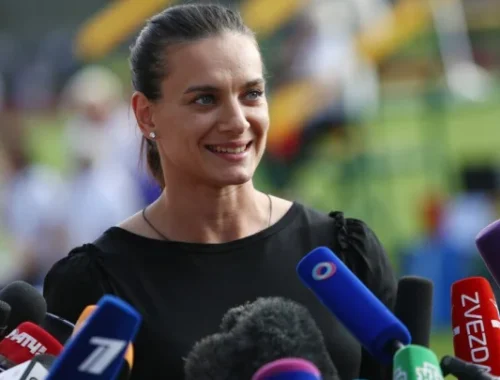 Елена Исинбаева отреклась от России. Но выгоду от «башни Кремля» имеет