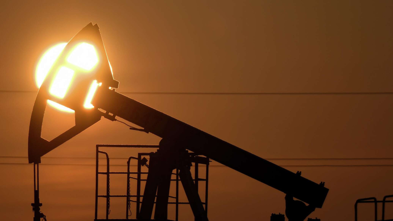 Нефть дорожает в ожидании переговоров между США и Ираном