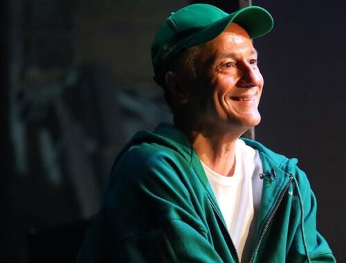 Путин наградил Олега Меньшикова орденом