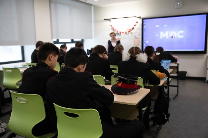 С 1 сентября изменится количество часов на изучение обществознания в школах