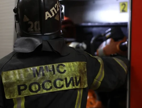 В Туапсе произошёл пожар на НПЗ из-за падения обломков дронов