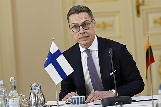 Президент Финляндии Стубб пошутил про «решётку» на встрече с гражданами