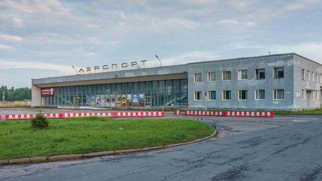 Аэропорт Пскова приостановил работу