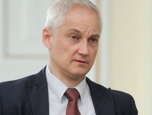 Белоусов поздравил военно-политических работников с праздником