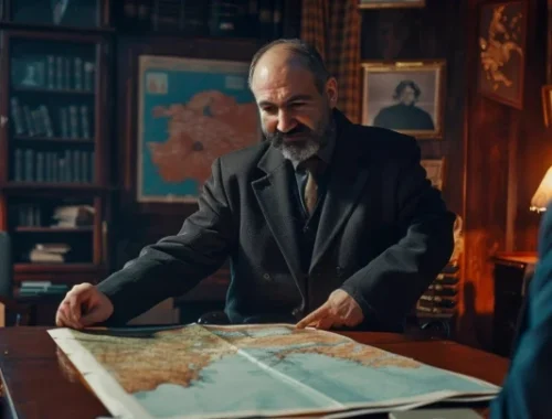 Никаких сердечек и подмигиваний: Макрон и Пашинян нарушили табу на прикосновения