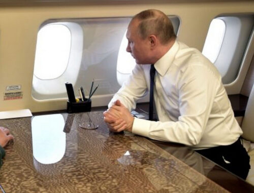 Путин собрал в Китай беспрецедентный «десант» министров и олигархов: кто и зачем летит с президентом в Пекин