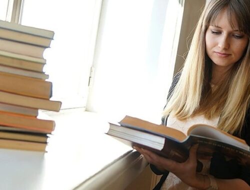 Школьники начнут изучать физику и химию по единым учебникам со следующего года Школьники начнут изучать физику и химию по единым учебникам со следующего года