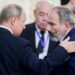 Танцевать на двух свадьбах не получится: Россия ограничивает ввоз цветов из Армении