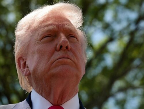 Трамп пригрозил бомбардировками, если Иран не согласится на условия США Трамп пригрозил бомбардировками, если Иран не согласится на условия США
