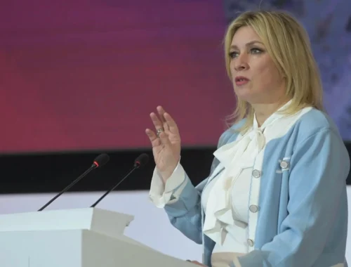Захарова: Зеленский может «отменить» удары ВС РФ с помощью указа и гадалки